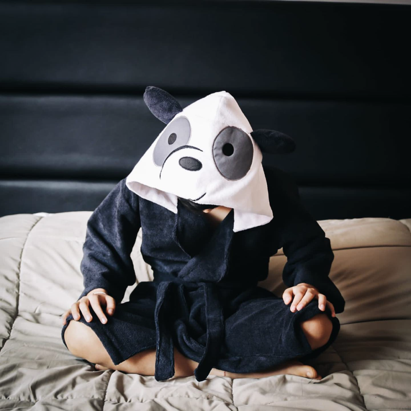 Bata Animada Escandalosos Panda Felpa Microfibra Manga 3/4
