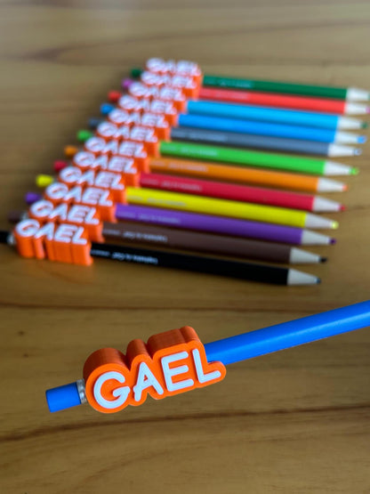 KidzTag™ – Nombre 3D para Útiles Escolares